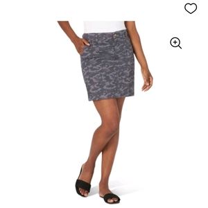 Lee Gray Camo Skort size 22